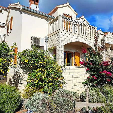 Apartments Benika Bol Dış mekan fotoğraf